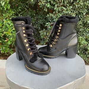 NWOT Stuart Weitzman Kolbie Chain Block Chill Bootie